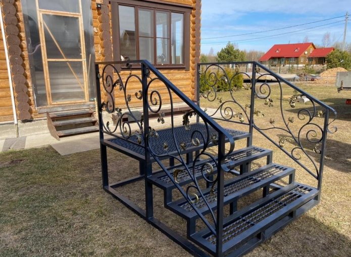 готовое кованое крыльцо готовое кованое крыльцо