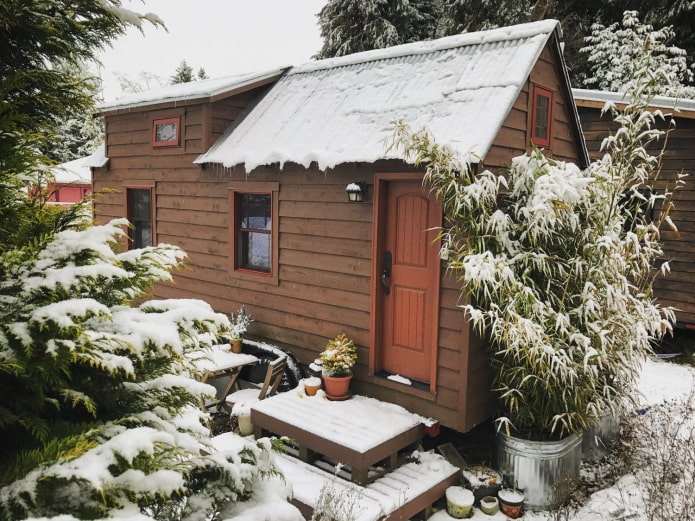 Tiny Tack House зимой Tiny Tack House зимой