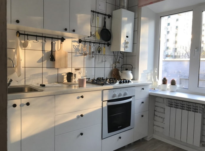 белая кухня с котлом белая кухня с котлом