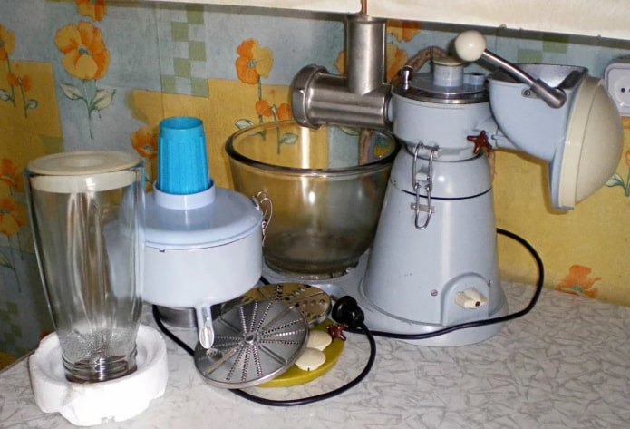 Кухонный комбайн Кухонный комбайн