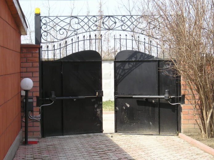 распашные ворота с ковкой распашные ворота с ковкой