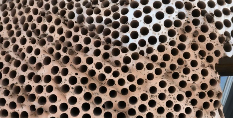 Укладання дренажної труби на ділянці з продуманою схемою монтажу